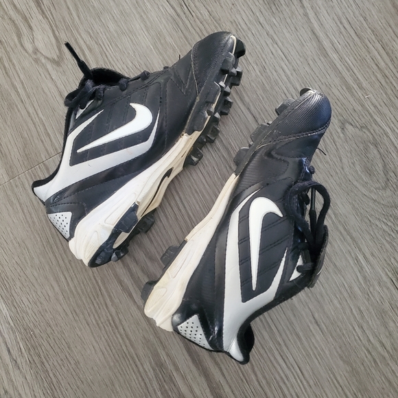 Nike Baseball Cleats - Picture 2 of 4